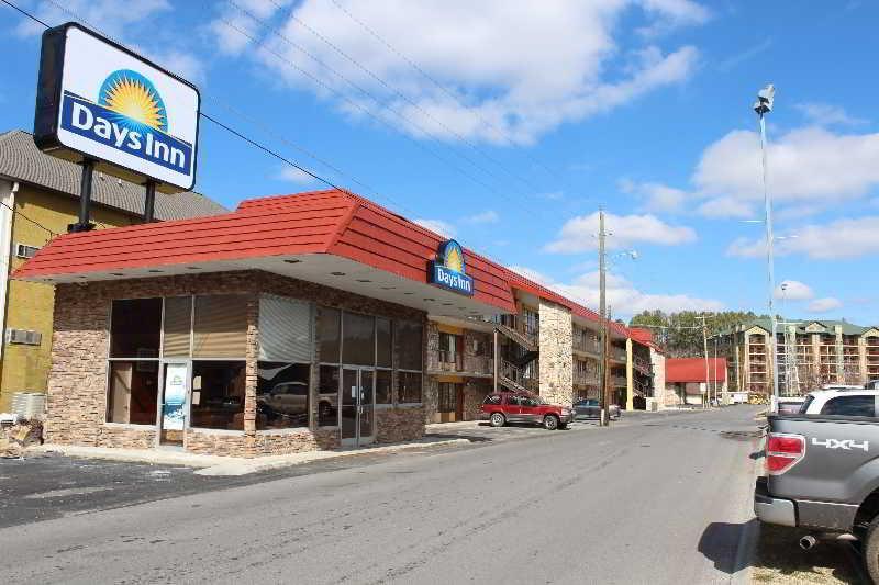 Days Inn Pigeon Forge South Екстериор снимка