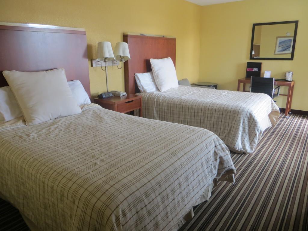 Days Inn Pigeon Forge South Екстериор снимка